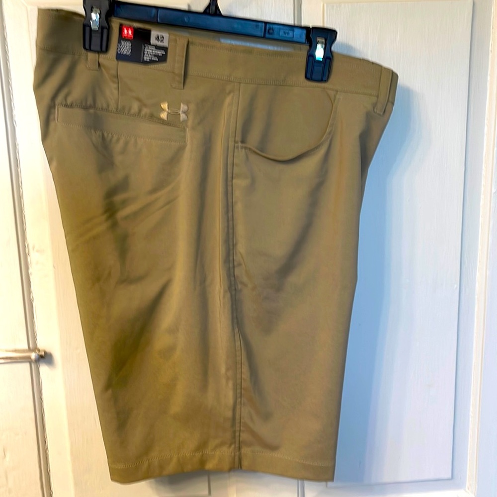 Men’s Under Armour heat gear shorts. New with tags. Tan, size 42